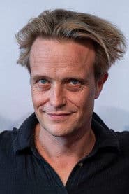 أوجست ديل في دور Martin Wegner