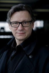 Hannes Hellmann dans le rôle de Popovic