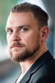 Florian Schmidtke dans le rôle de Winkler