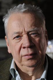 Peter Lerchbaumer في دور Dr. Maiser