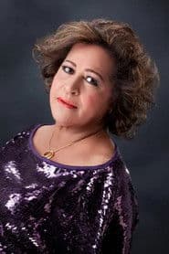Olga Buccarelli dans le rôle de Woman Singing in Village