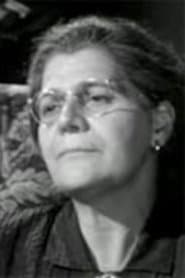 Augusta Ciolli dans le rôle de Aunt Catherine