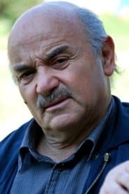 Salvatore Misticone as Calzolaio