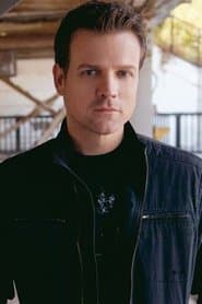 Scott Gibson dans le rôle de Agent Sherin