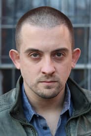 Levi Krevinghaus dans le rôle de Uncle Blackwood