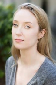 Lily Loveless في دور Alexia