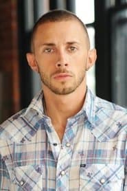 Sean Owen Roberts dans le rôle de Kyle