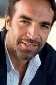 Alessio Di Clemente dans le rôle de Garvey