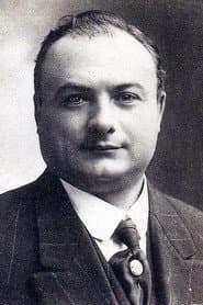 Léon Bernard في دور L'oncle Pierre