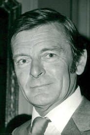 Neil Hallett dans le rôle de John Pelham