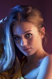 Beatrice Valente في دور Olly