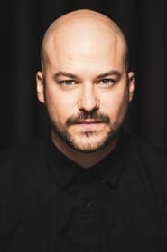 Marc-André Grondin في دور Zachary Beaulieu