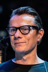Larry Mullen Jr. في دور Self - Drums