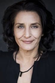 Meral Perin dans le rôle de Dilek