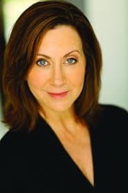Leslie Castay dans le rôle de Reporter