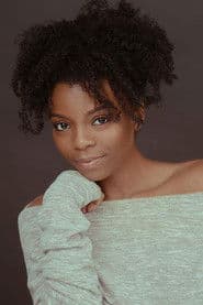 Keila J. Brown dans le rôle de Sharon