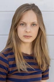 Mia Gascon في دور Emma Myrtle