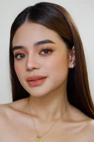 Bianca de Vera dans le rôle de Vanna / Savannah Aquino