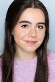 Ava Bianchi as Maxine