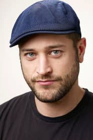 Paul Solet في دور Skinny Guy