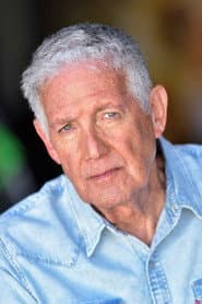 William Goldman dans le rôle de Hale James