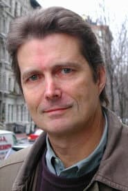Martin Smith dans le rôle de Self