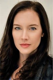 Amy Usherwood dans le rôle de Lydia