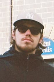 Enzo Le Brun as Docteur Wayne