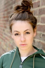 Sarah Hoare dans le rôle de Amy