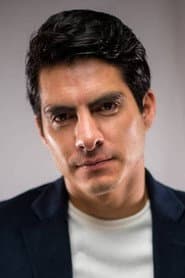 Axel Alcántara dans le rôle de Julio
