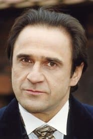 Bronisław Wrocławski في دور Lucjan Sałata