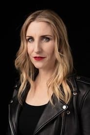 Megan Franich dans le rôle de Iris
