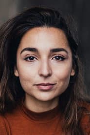 Rona Özkan في دور Stella