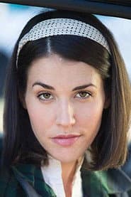 Ariel Hart dans le rôle de Judy