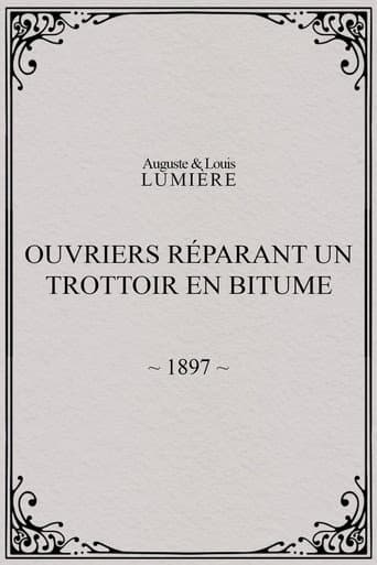 Affiche du film Ouvriers réparant un trottoir en bitume (1898)